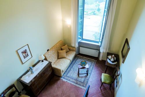 San Colombano Villa Sleeps 22 With Pool And Air Con