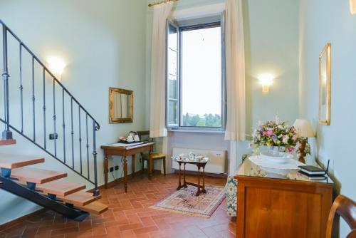 San Colombano Villa Sleeps 22 With Pool And Air Con