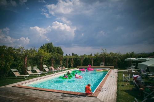 San Colombano Villa Sleeps 22 With Pool And Air Con