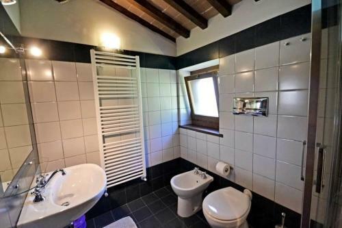 Adatti Villa Sleeps 6 Pool Wifi