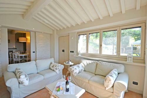 Adatti Villa Sleeps 6 Pool Wifi