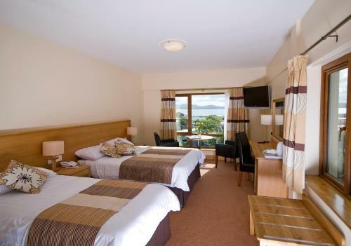 Beach Hotel & Restaurant