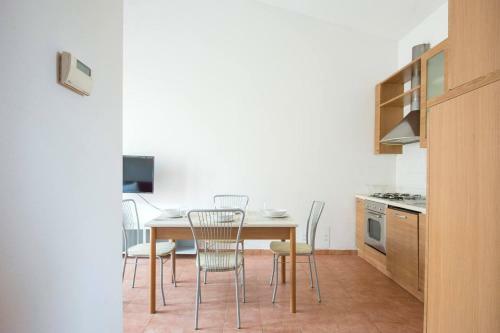 Altido Red Terraced Apartment