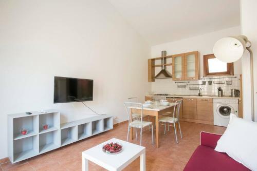 Altido Red Terraced Apartment