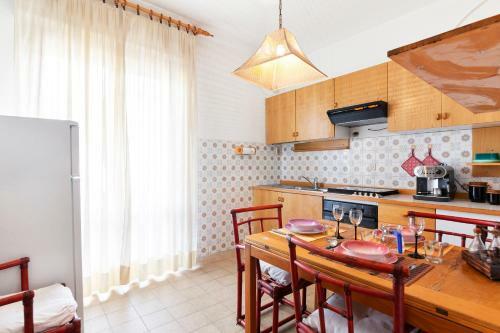 Pisa Hospital Apartment With Parking And Balcony