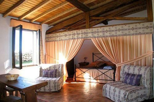 Pitigliano Villa Sleeps 9 Pool Wifi