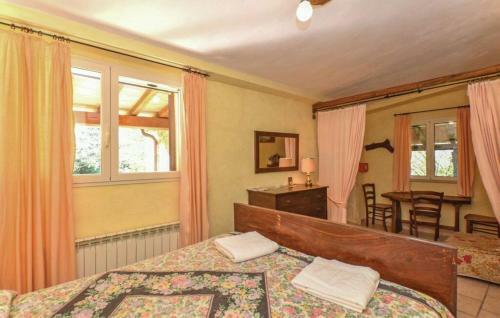 Pitigliano Villa Sleeps 7 Pool Wifi