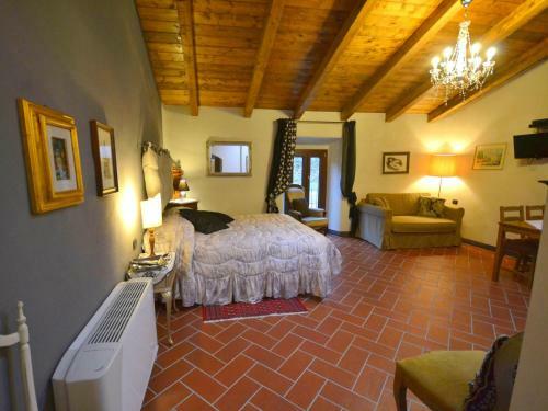 Exquisite Holiday Home In Pistoia With Swimming Pool