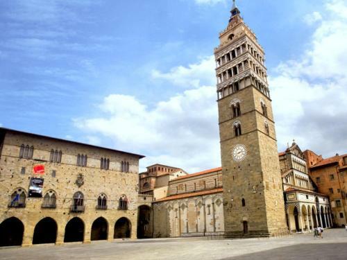 Exquisite Holiday Home In Pistoia With Swimming Pool