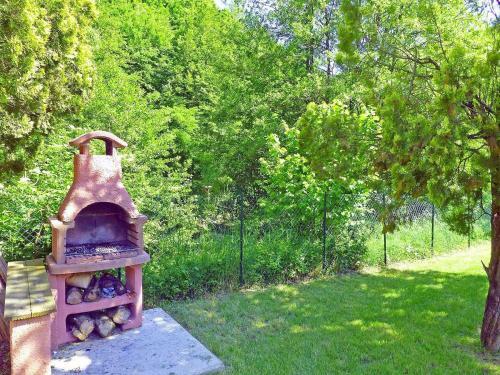 Exquisite Holiday Home In Pistoia With Swimming Pool
