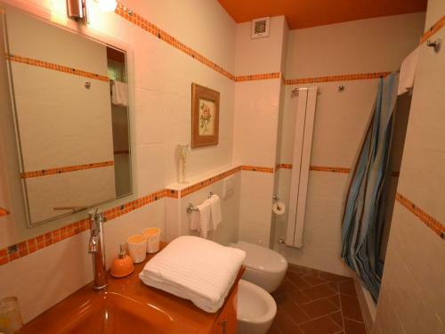 Exquisite Holiday Home In Pistoia With Swimming Pool