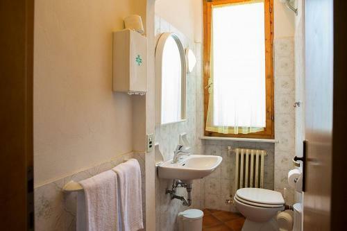Poggibonsi Villa Sleeps 12 Pool Wifi