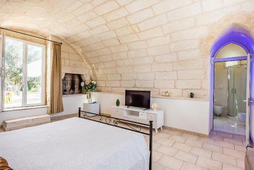 Poggiardo Holiday Home Sleeps 7 With Pool And Air Con