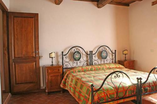 Ponte A Poppi Apartment Sleeps 4 With Pool