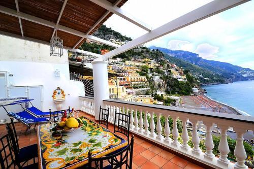 Positano Villa Sleeps 5 Air Con Wifi