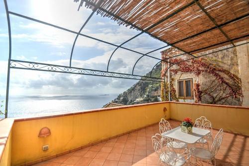 Positano Villa Sleeps 6 Air Con Wifi