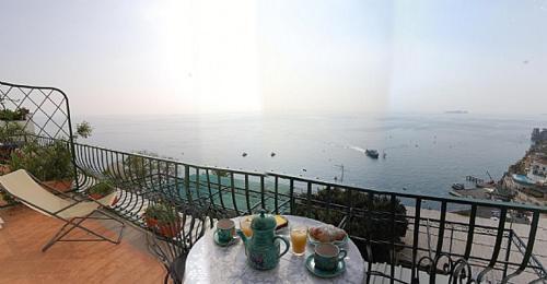 Positano Villa Sleeps 2 Air Con Wifi