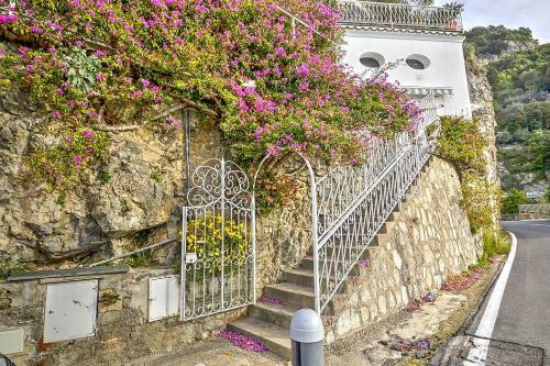 Positano Villa Sleeps 2 Air Con Wifi