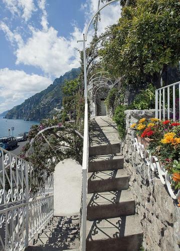Positano Villa Sleeps 2 Air Con Wifi