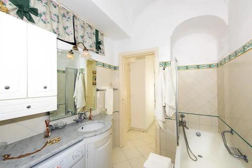 Positano Villa Sleeps 6 Air Con Wifi