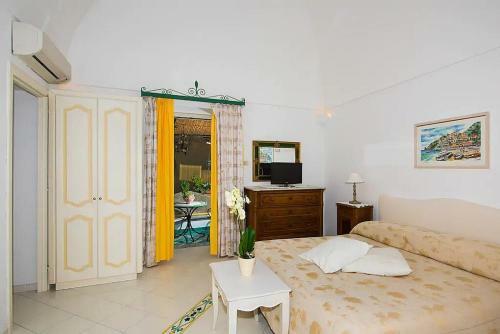 Positano Villa Sleeps 6 Air Con Wifi