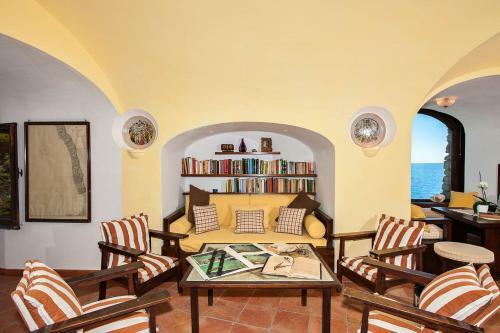 Positano Villa Sleeps 13 Air Con Wifi