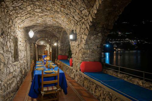 Positano Villa Sleeps 13 Air Con Wifi