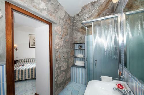 Positano Villa Sleeps 13 Air Con Wifi