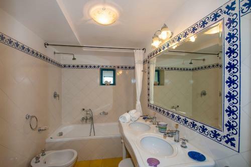 Positano Villa Sleeps 13 Air Con Wifi