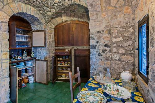 Positano Villa Sleeps 13 Air Con Wifi
