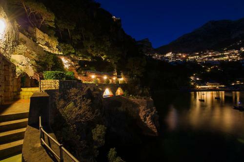 Positano Villa Sleeps 13 Air Con Wifi
