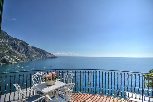 Positano Villa Sleeps 8 Pool Air Con