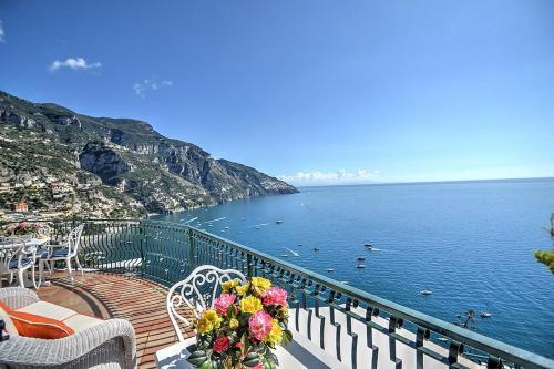 Positano Villa Sleeps 8 Pool Air Con