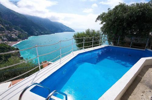 Positano Villa Sleeps 8 Pool Air Con