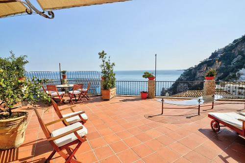 Positano Apartment Sleeps 6 Air Con Wifi