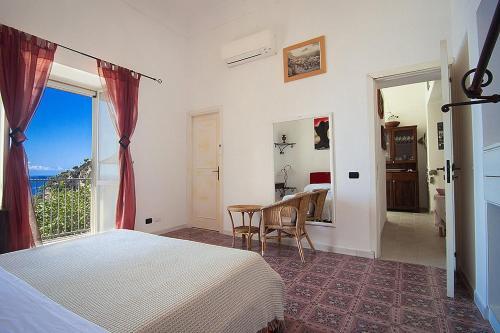 Positano Apartment Sleeps 6 Air Con Wifi