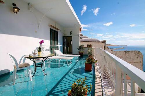 Positano Villa Sleeps 2 Air Con Wifi