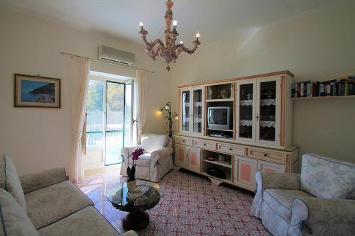 Positano Villa Sleeps 2 Air Con Wifi