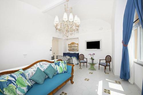 Positano Villa Sleeps 8 With Pool And Air Con