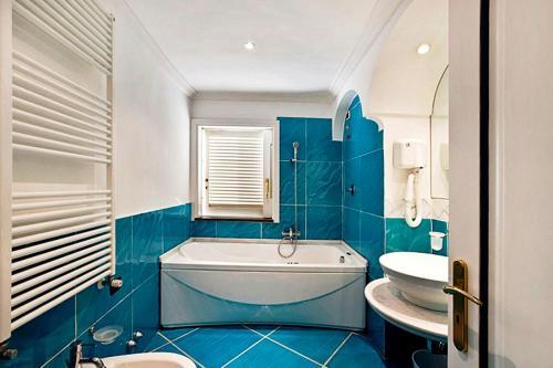 Amore Rentals - Villa Le Sirene 1