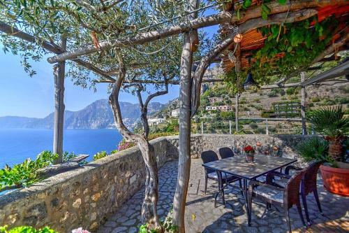 Praiano Villa Sleeps 4 Air Con Wifi
