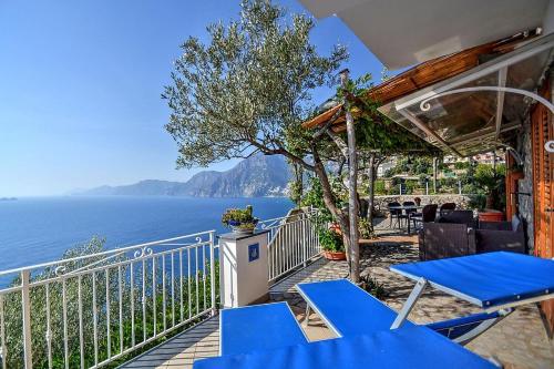 Praiano Villa Sleeps 4 Air Con Wifi