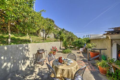 Praiano Villa Sleeps 4 Air Con Wifi