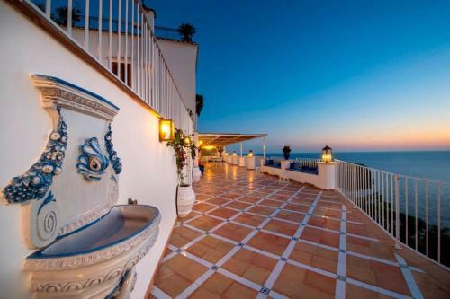 Villa The Mediterranean Arthouse - Stunning Sea View