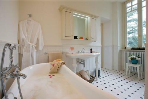 Premeno Villa Sleeps 8 Pool Wifi