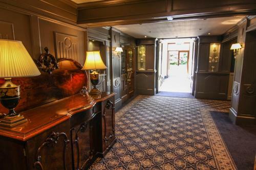 Devon Inn Hotel