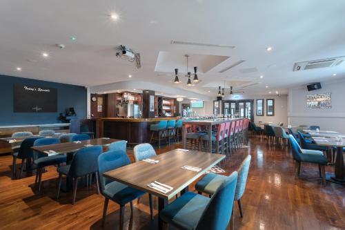 Mcwilliam Park Hotel