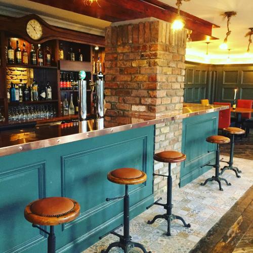 Arnolds Hotel & Riding Stables