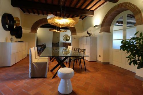 Puliciano Villa Sleeps 16 With Pool Air Con And Wifi