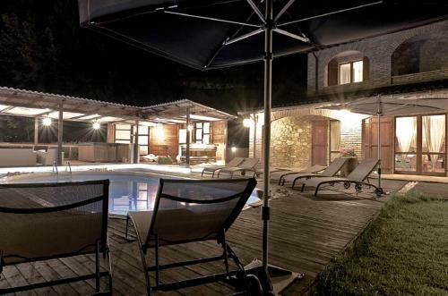 Querce Villa Sleeps 9 Pool Wifi